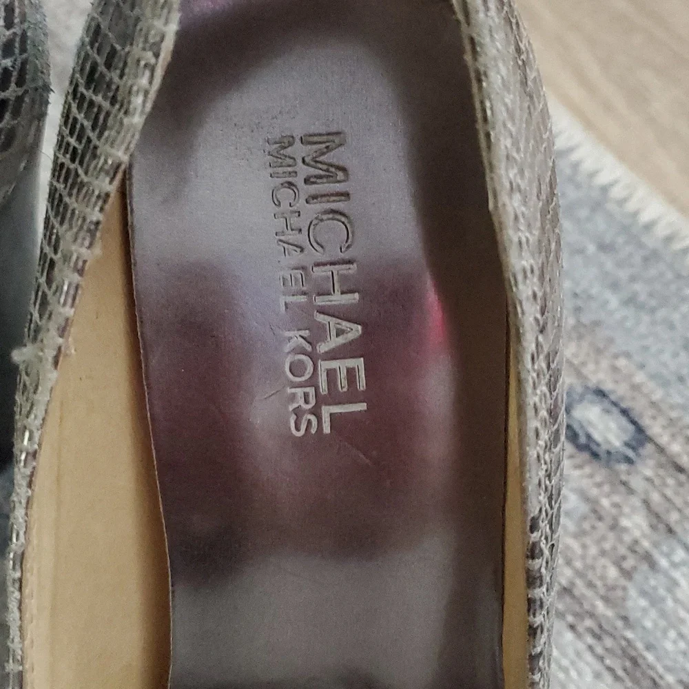 Michael Kors Silver Leather Snakeskin Platform Pump Heels Shoes Sz7